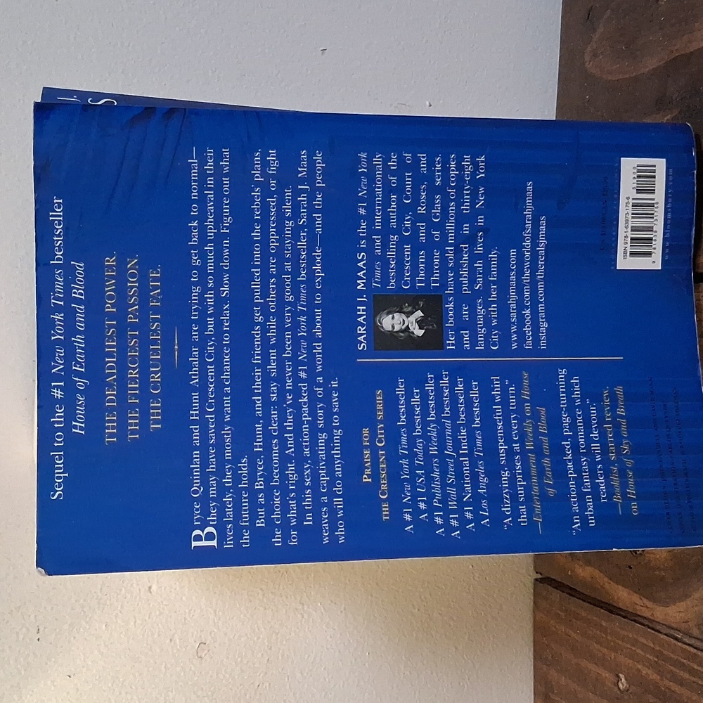 House of Sky and Breath By Sarah J. Maas - Picture 2 of 4